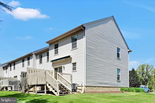 339 COBBLESTONE LN, Lancaster, PA 17601