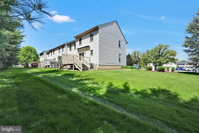 339 COBBLESTONE LN, Lancaster, PA 17601