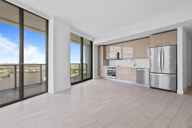 2000 Metropica Way 2504, Sunrise, FL 33323
