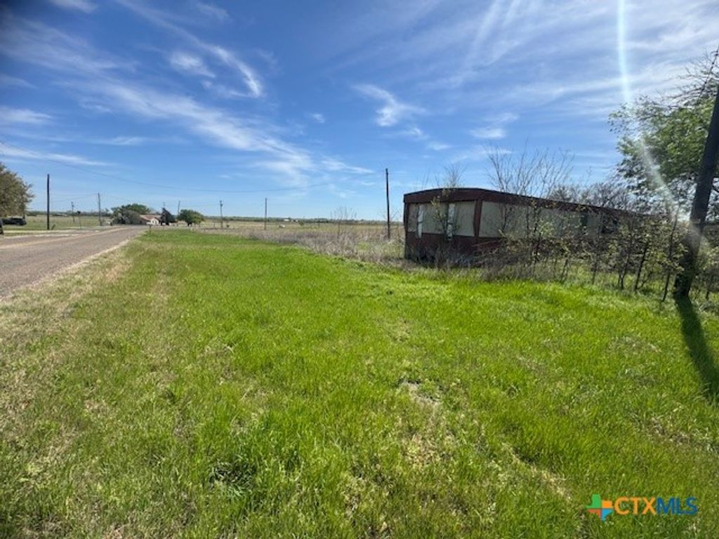 Image 5 of property listing at 506 Fm 1444, Burlington, TX 76519