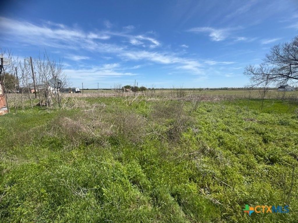 Image 8 of property listing at 506 Fm 1444, Burlington, TX 76519