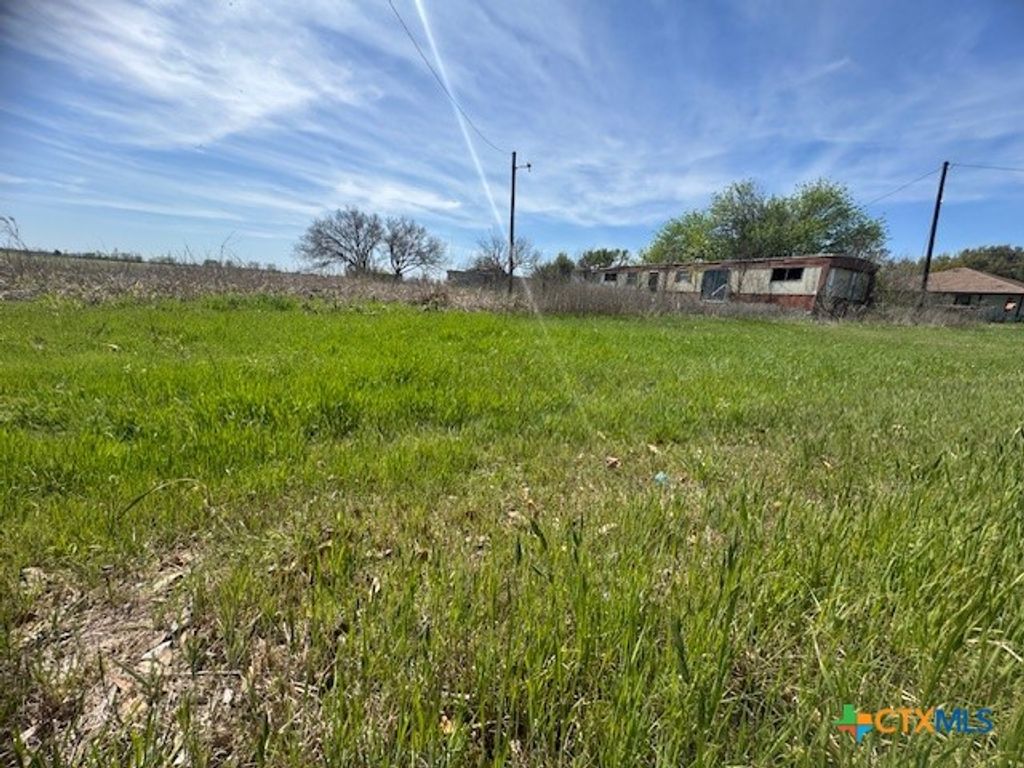 Image 9 of property listing at 506 Fm 1444, Burlington, TX 76519