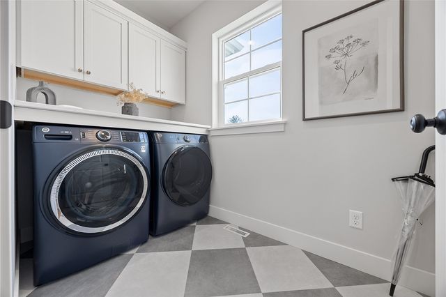 3526 Reed Road, Hiawatha, IA 52302