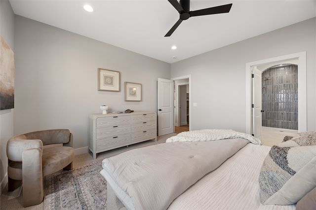 3526 Reed Road, Hiawatha, IA 52302