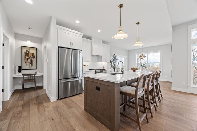 3526 Reed Road, Hiawatha, IA 52302