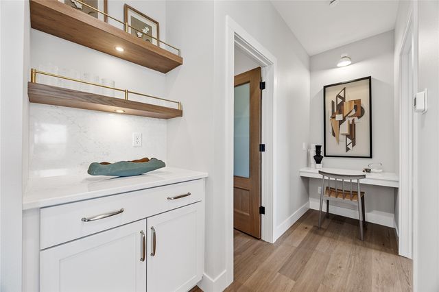 3526 Reed Road, Hiawatha, IA 52302