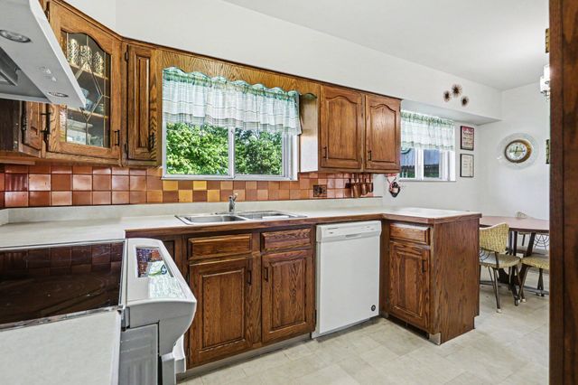 320 Peggy Lane, Ashville, OH 43103