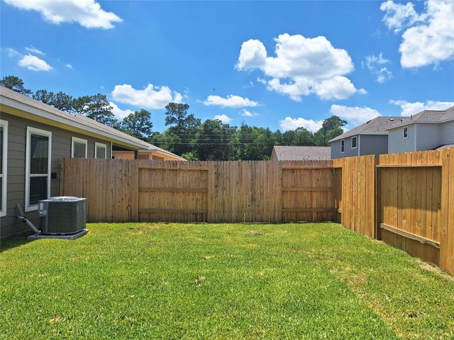 9896 Grosbeak Lane, Magnolia, TX 77354