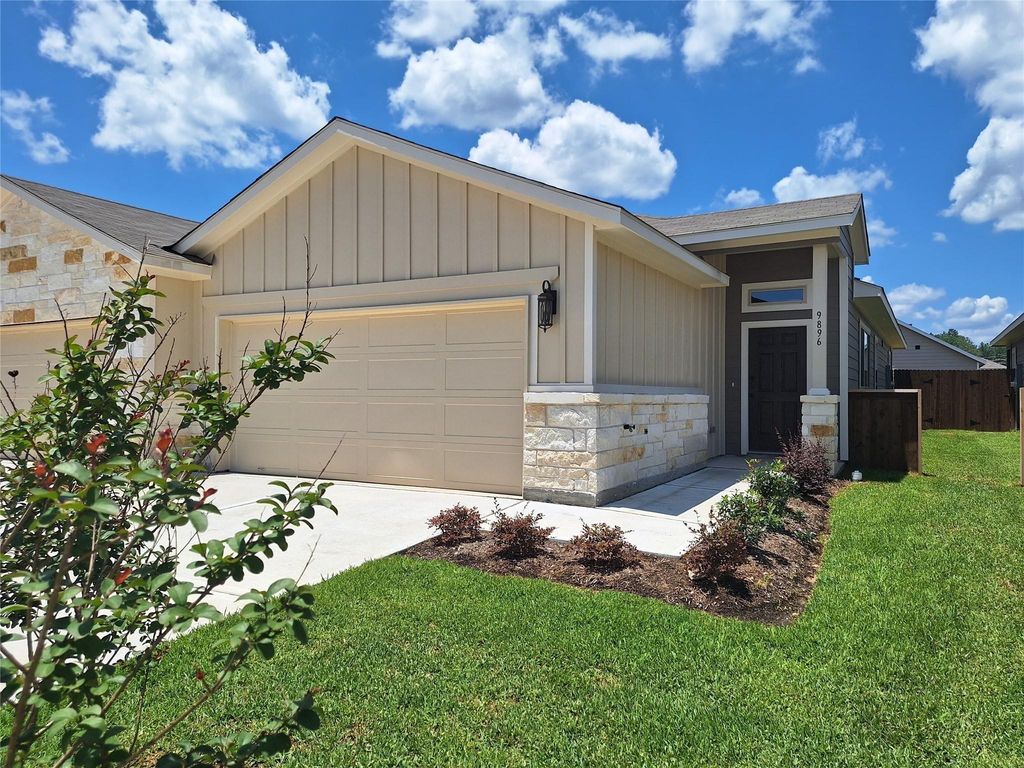 9896 Grosbeak Lane, Magnolia, TX 77354