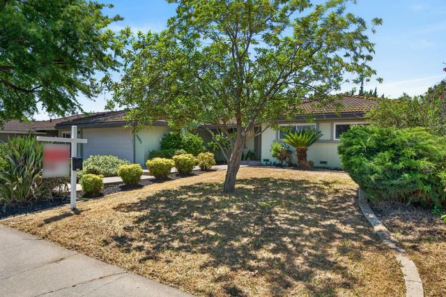 7382 FARM DALE Way, Sacramento, CA 95831