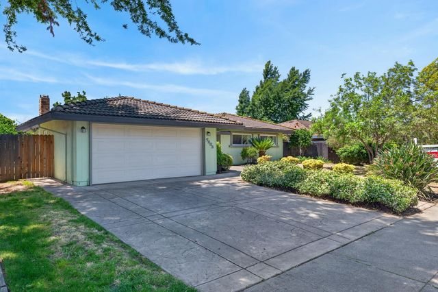 7382 FARM DALE Way, Sacramento, CA 95831