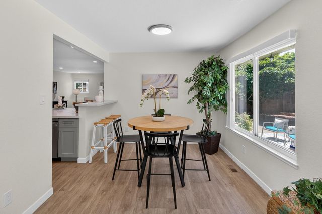 7382 FARM DALE Way, Sacramento, CA 95831