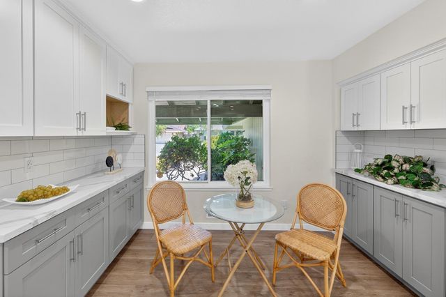 7382 FARM DALE Way, Sacramento, CA 95831