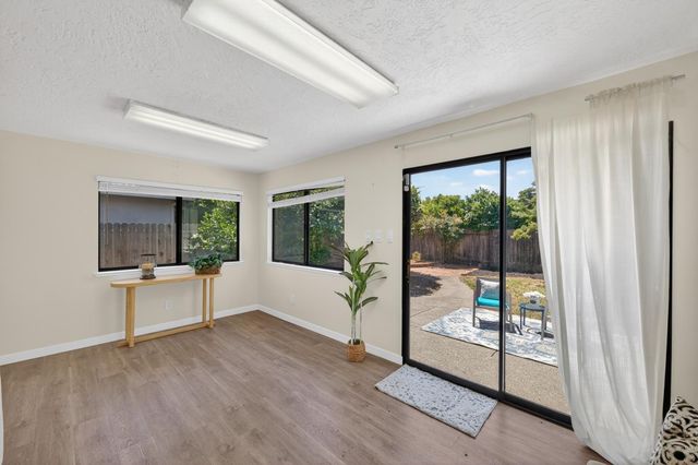 7382 FARM DALE Way, Sacramento, CA 95831