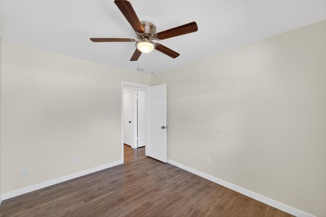 7382 FARM DALE Way, Sacramento, CA 95831
