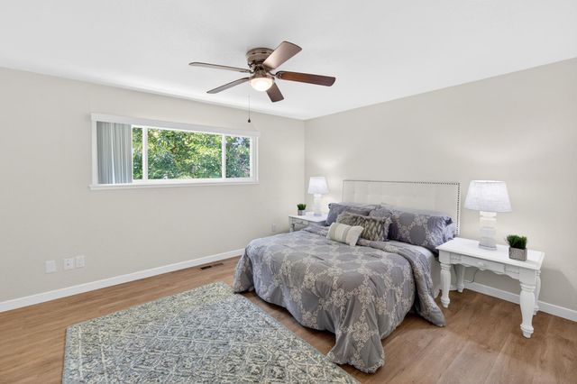 7382 FARM DALE Way, Sacramento, CA 95831