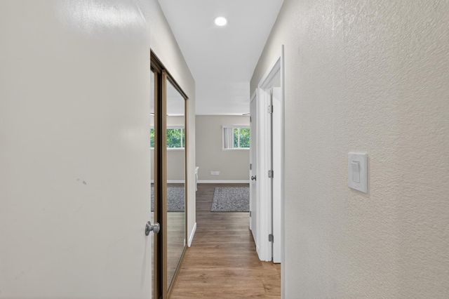 7382 FARM DALE Way, Sacramento, CA 95831