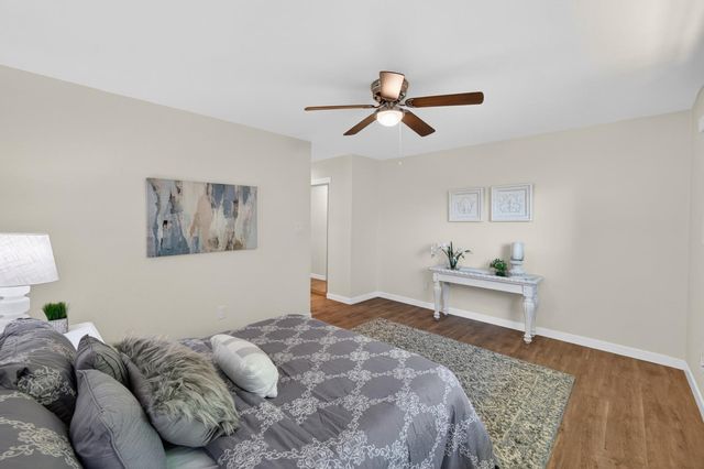 7382 FARM DALE Way, Sacramento, CA 95831