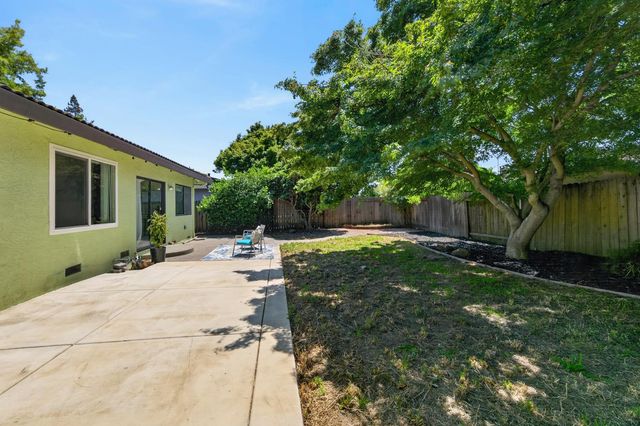 7382 FARM DALE Way, Sacramento, CA 95831