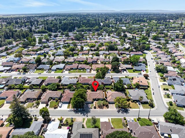 7382 FARM DALE Way, Sacramento, CA 95831