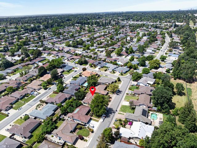 7382 FARM DALE Way, Sacramento, CA 95831