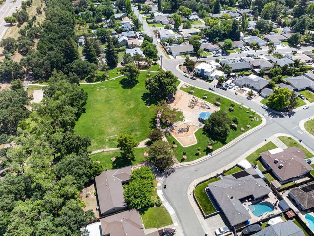 7382 FARM DALE Way, Sacramento, CA 95831