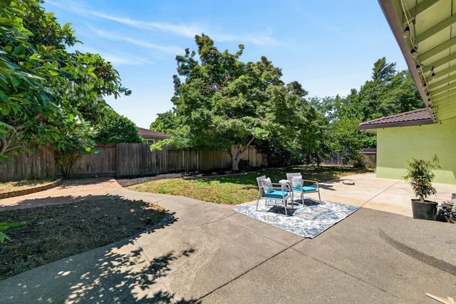 7382 FARM DALE Way, Sacramento, CA 95831