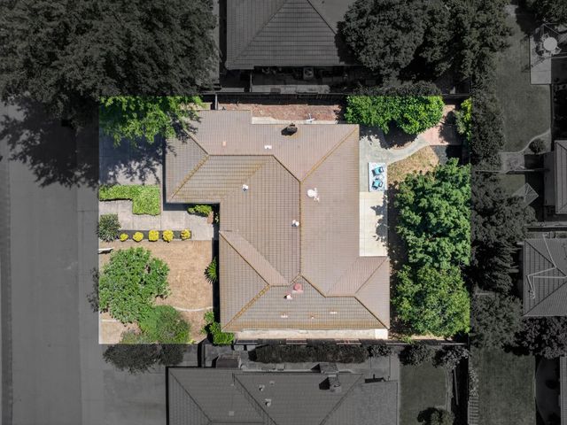 7382 FARM DALE Way, Sacramento, CA 95831