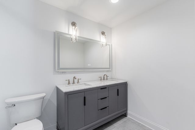 4134 W Roscoe Street, Chicago, IL 60641