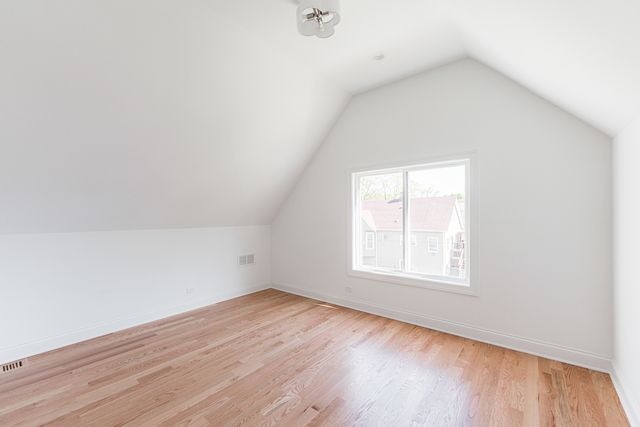 4134 W Roscoe Street, Chicago, IL 60641