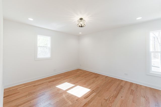 4134 W Roscoe Street, Chicago, IL 60641