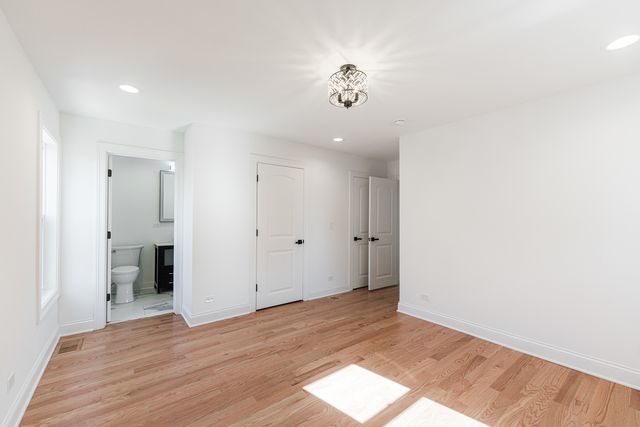 4134 W Roscoe Street, Chicago, IL 60641