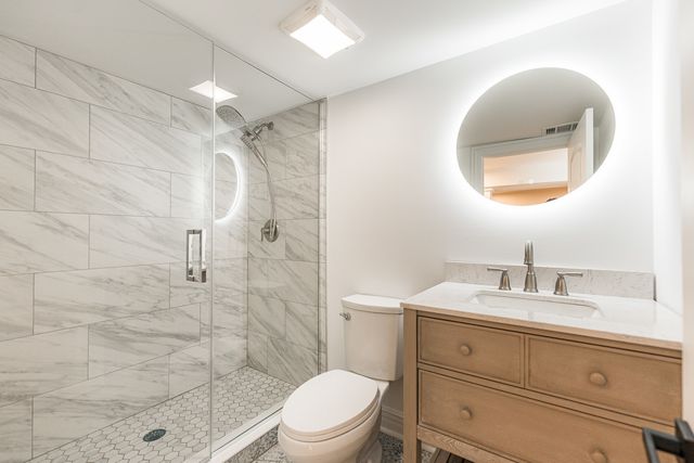 4134 W Roscoe Street, Chicago, IL 60641