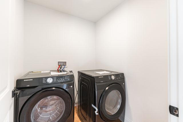 4134 W Roscoe Street, Chicago, IL 60641