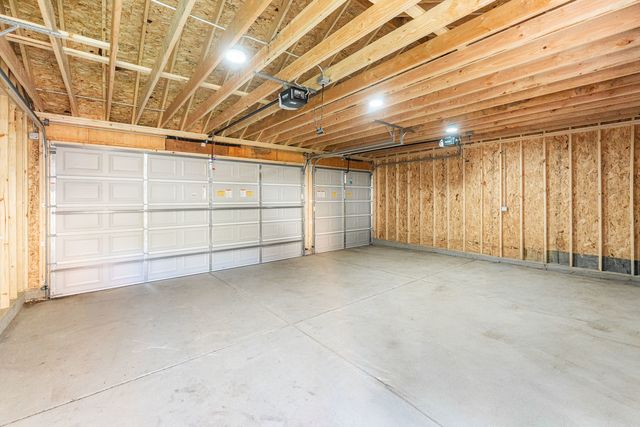 4134 W Roscoe Street, Chicago, IL 60641