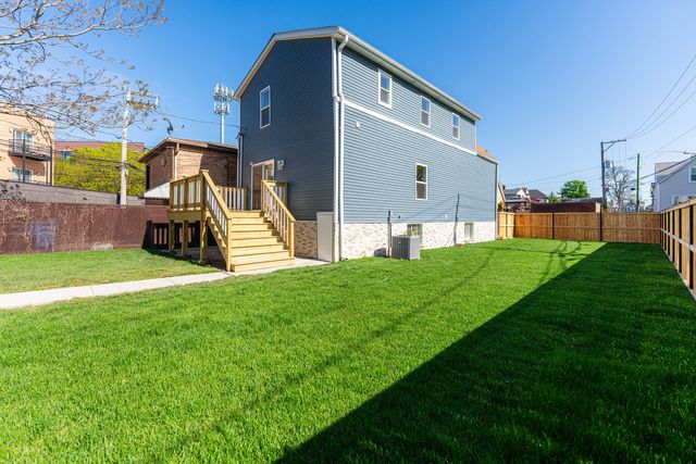 4134 W Roscoe Street, Chicago, IL 60641