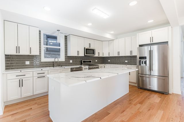 4134 W Roscoe Street, Chicago, IL 60641