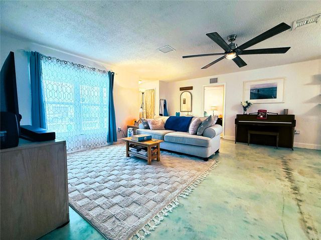 1301 PINEWOOD LANE, Ocoee, FL 34761