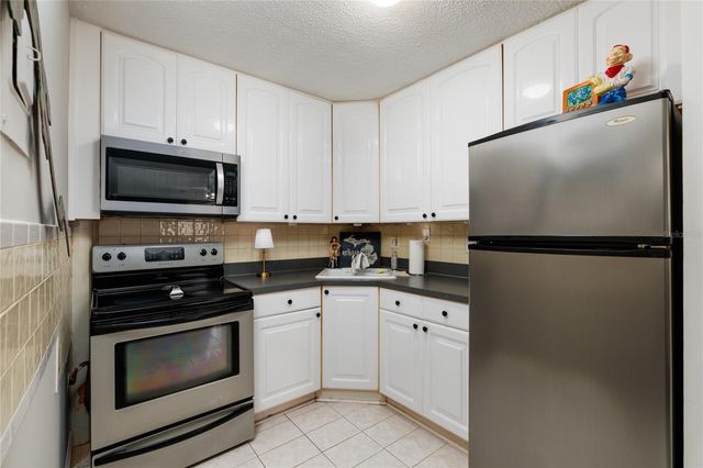 525 9TH AVENUE N 9, St Petersburg, FL 33701