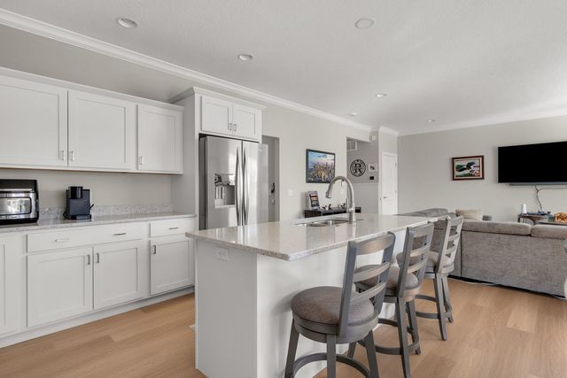 3911 Orchard Drive 3911, Bettendorf, IA 52722