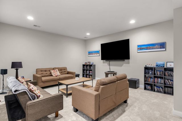 3911 Orchard Drive 3911, Bettendorf, IA 52722