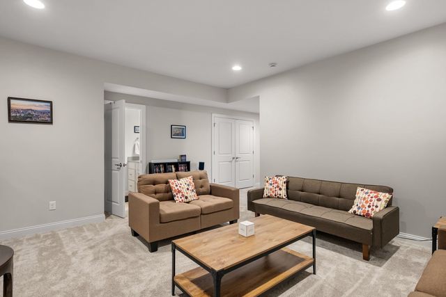 3911 Orchard Drive 3911, Bettendorf, IA 52722