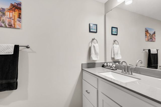 3911 Orchard Drive 3911, Bettendorf, IA 52722