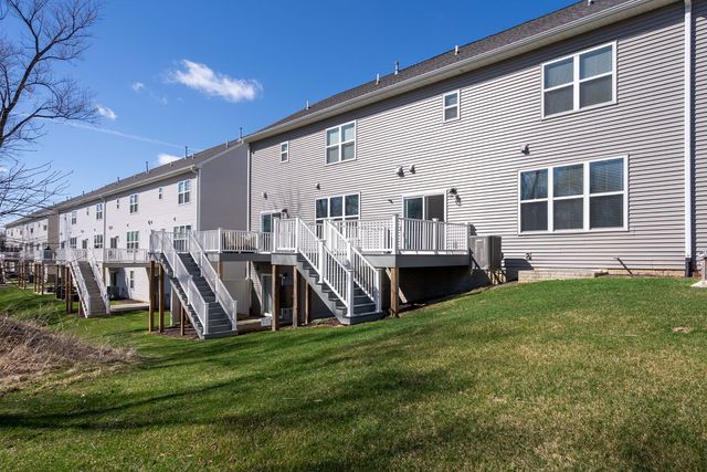 3911 Orchard Drive 3911, Bettendorf, IA 52722