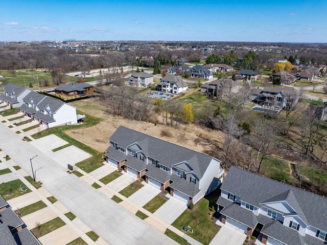 3911 Orchard Drive 3911, Bettendorf, IA 52722