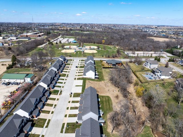 3911 Orchard Drive 3911, Bettendorf, IA 52722