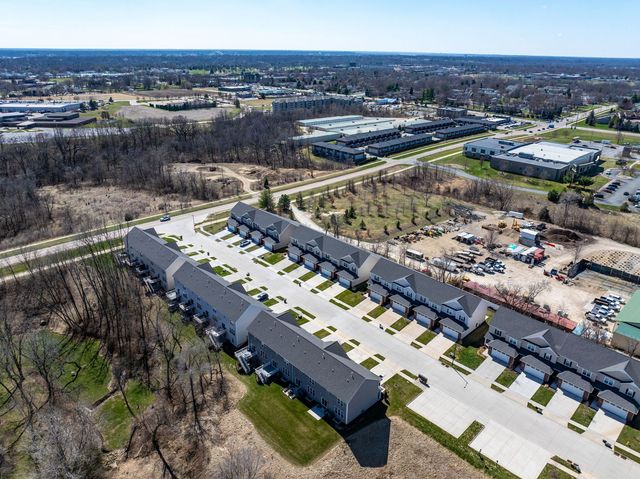 3911 Orchard Drive 3911, Bettendorf, IA 52722