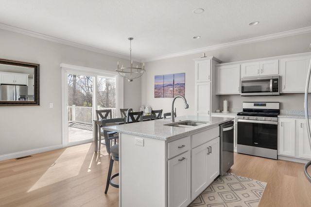 3911 Orchard Drive 3911, Bettendorf, IA 52722