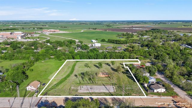 702 N Reagan Street, West, TX 76691