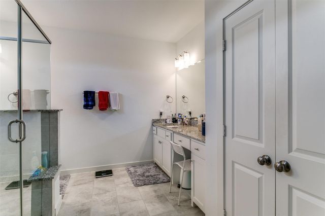 2732 Vista Park Lane, Lewisville, TX 75067